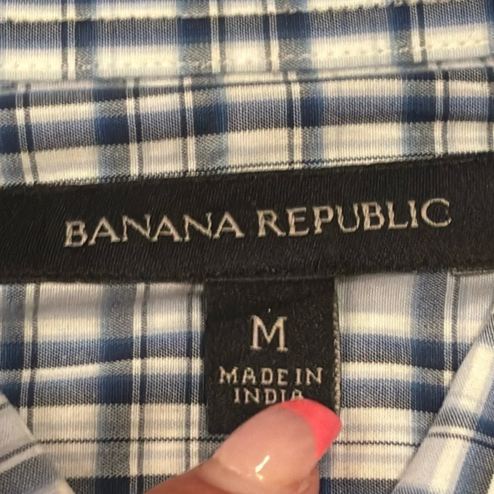 Banana Republic Men’s Blue And White Button Up Size M